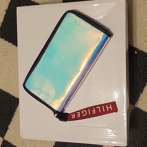 Holographic wallet